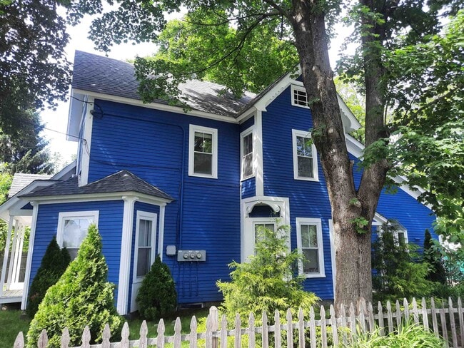 Primary Photo - 8 Harbor Ct