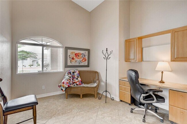Building Photo - IMMACULATE FURNISHED 3BEDROOM GREEN VALLEY BEAUTY!