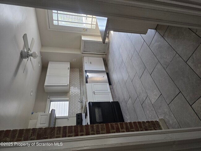 Building Photo - 908 Richmont St