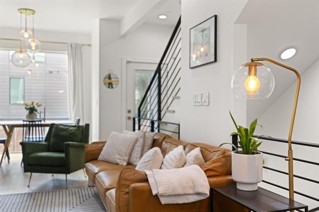 Building Photo - 2222 Moser Ave