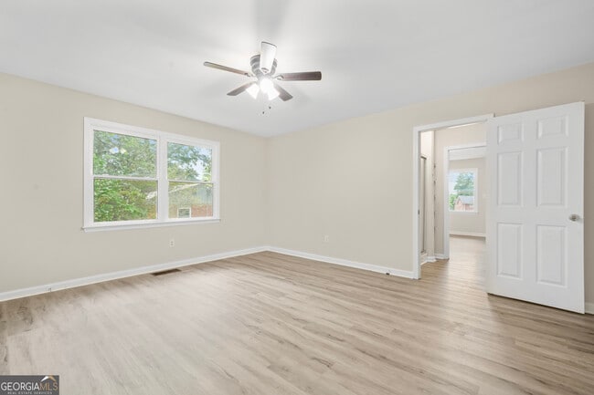 Building Photo - 3698 Fairlane Dr NW