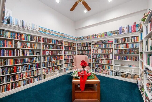 Building Photo - 2235 Silver Re Dr