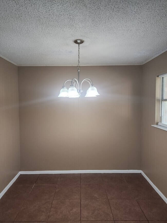 Building Photo - 1175 Dublin Dr