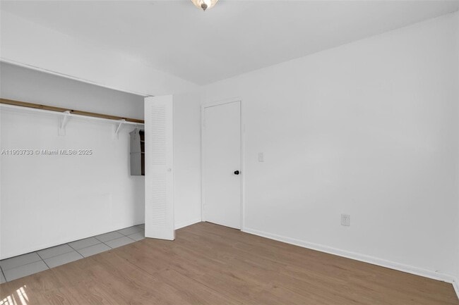 Building Photo - 2809 SW 23rd Terrace