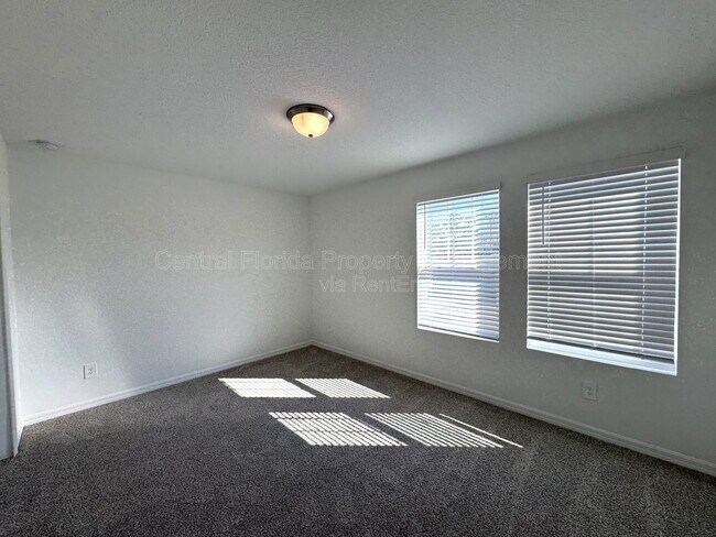 Building Photo - 2958 Sunstar Dr