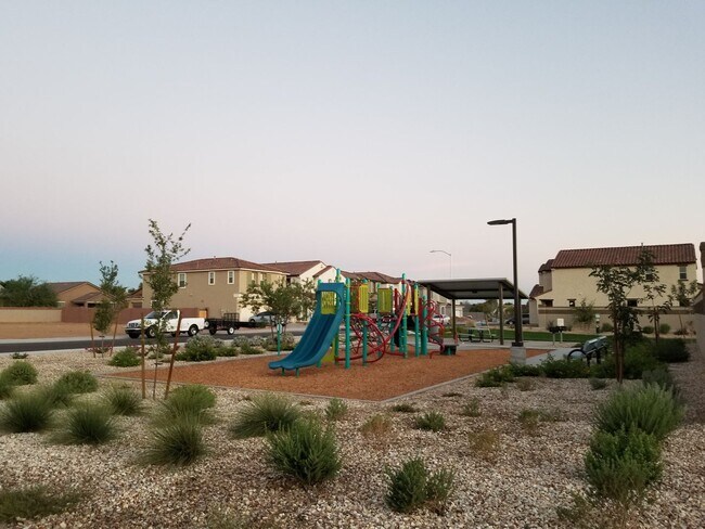 Building Photo - Great Home in Gated Community