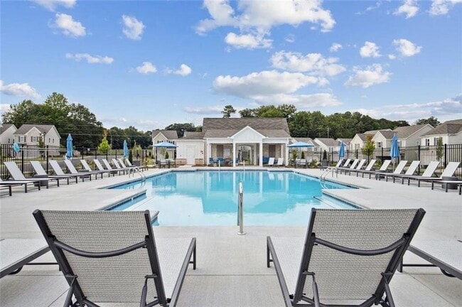 Building Photo - 4095 Hillmont Ln