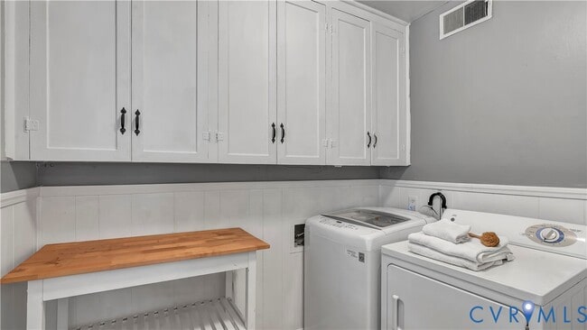 Building Photo - 6100 Hampstead Ave