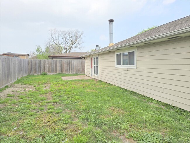 Building Photo - 1335 Willersley Ln