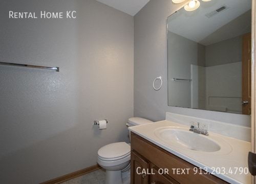 Building Photo - 830 S Woodson Ct