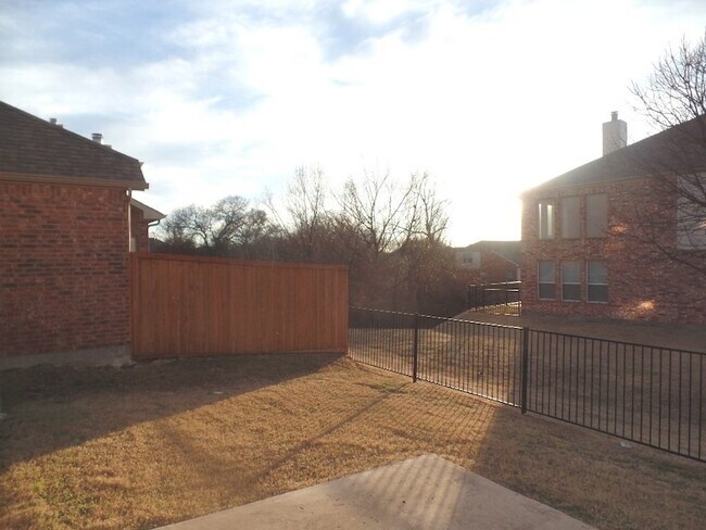 Building Photo - 7213 Middleburg Dr