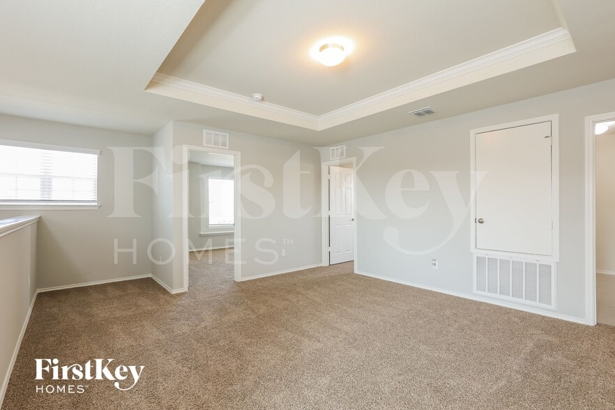 Building Photo - 12034 Silver Lgt