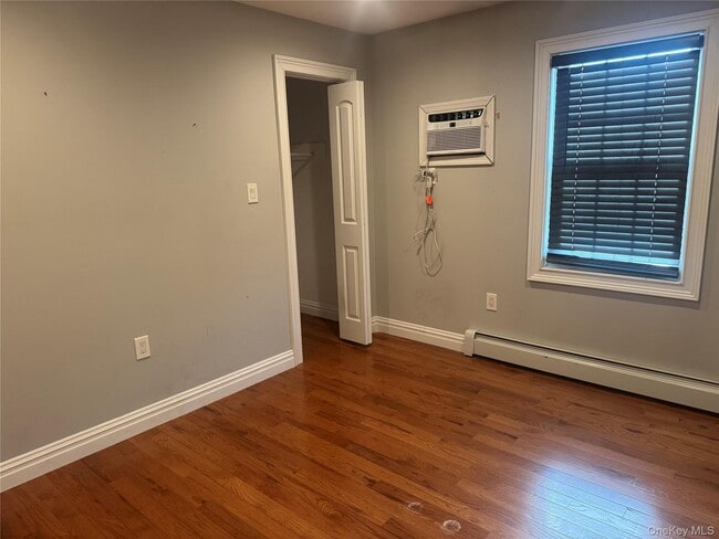 Building Photo - 614 Monroe Blvd