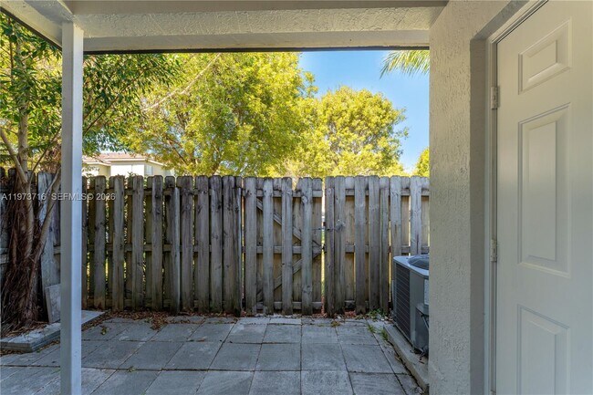 Building Photo - 2245 SE 25th Ave