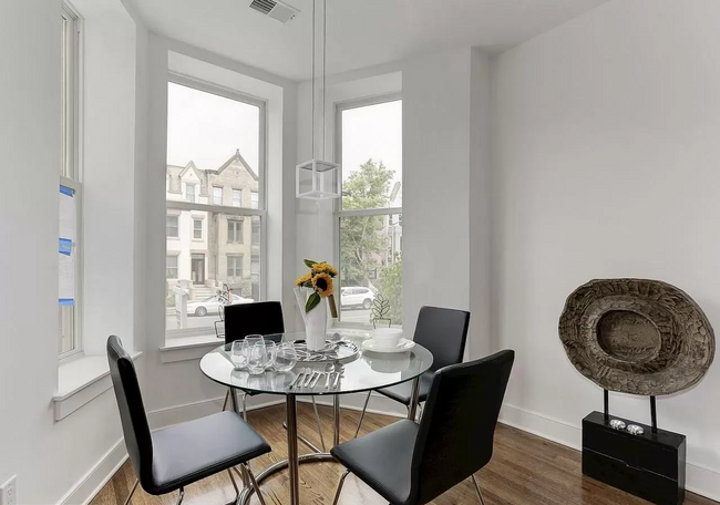 Building Photo - Available Now! 1 Parking Spot Included! 2 ...