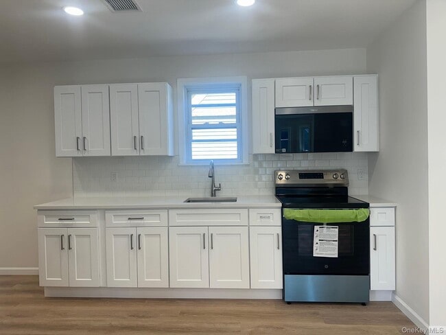 Building Photo - 38 Carroll St