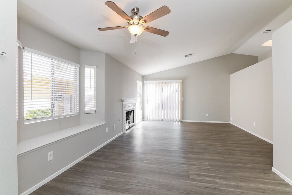 Building Photo - 7122 Knoll View Dr