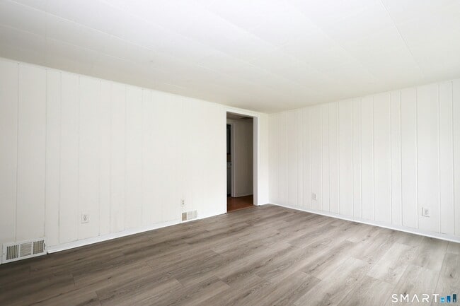 Building Photo - 121 Westport Rd