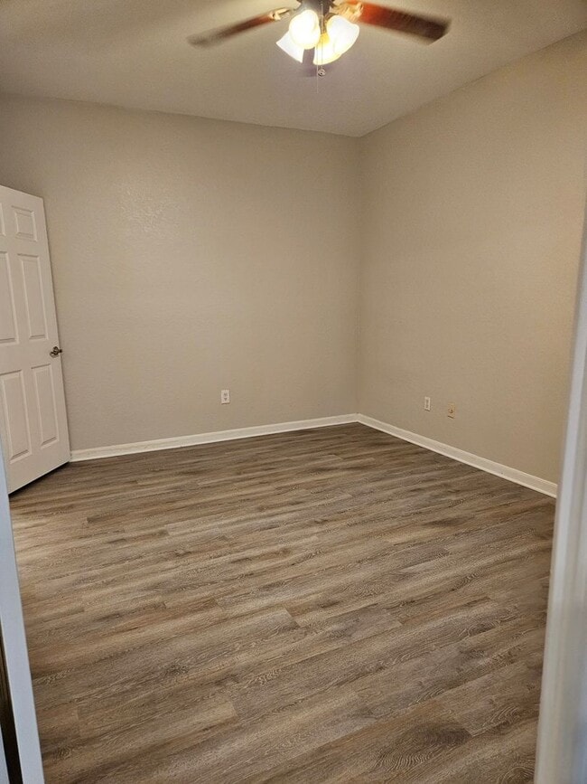 Building Photo - Available now 2bed 2bath Downtown Orlando ...