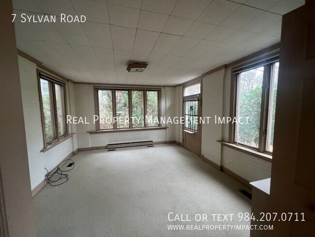 Building Photo - 7 Sylvan Rd