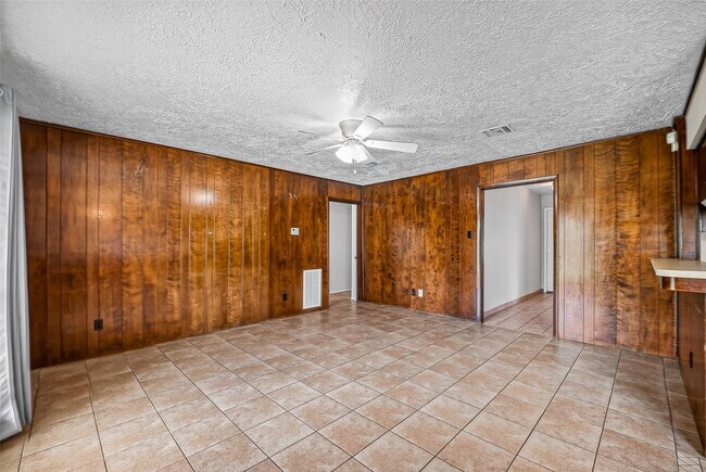 Building Photo - 3602 Cedarcrest Dr