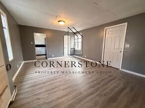 Building Photo - N 14th St Triplex