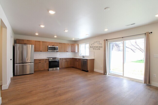 Building Photo - New Construction! 3 Bed/2.5 Bath in Pasco