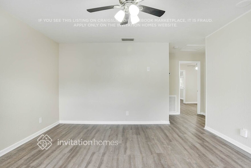 Building Photo - 1317 S Mellonville Ave