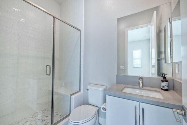 Building Photo - 13710 Goldenpine Trl