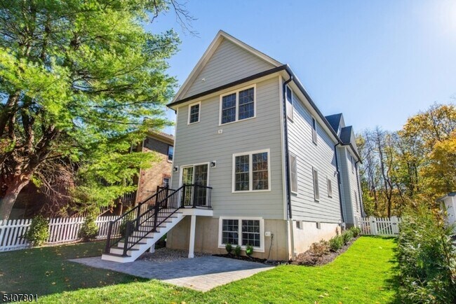 Building Photo - 15 Prospect Pl