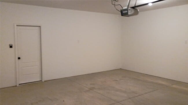 Building Photo - 2141 Bluebonnet Ln