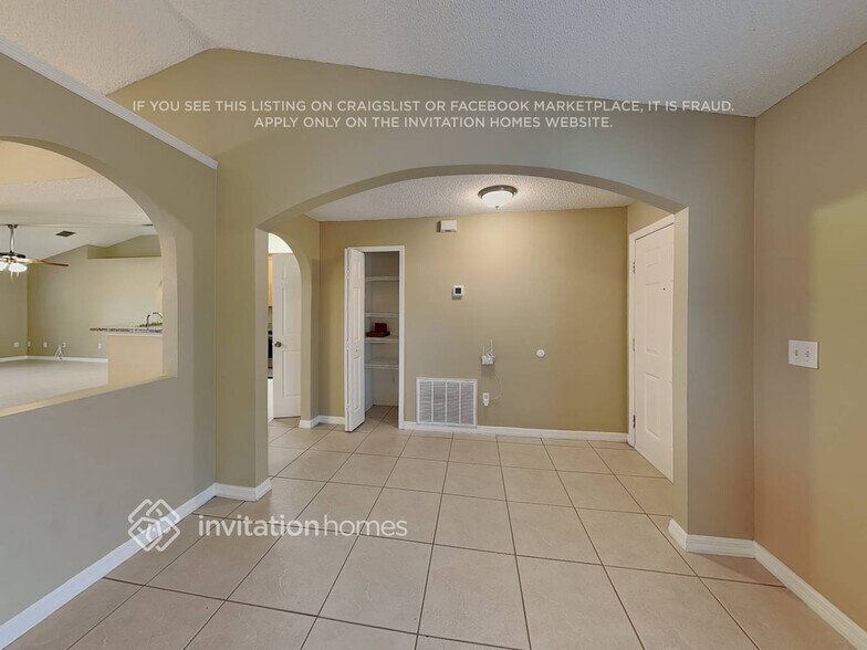 Building Photo - 1164 St Tropez Ct