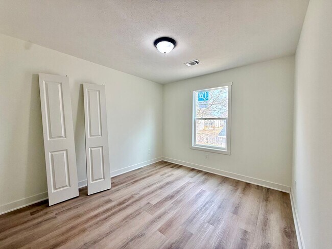 Building Photo - 313 Orchard Ave