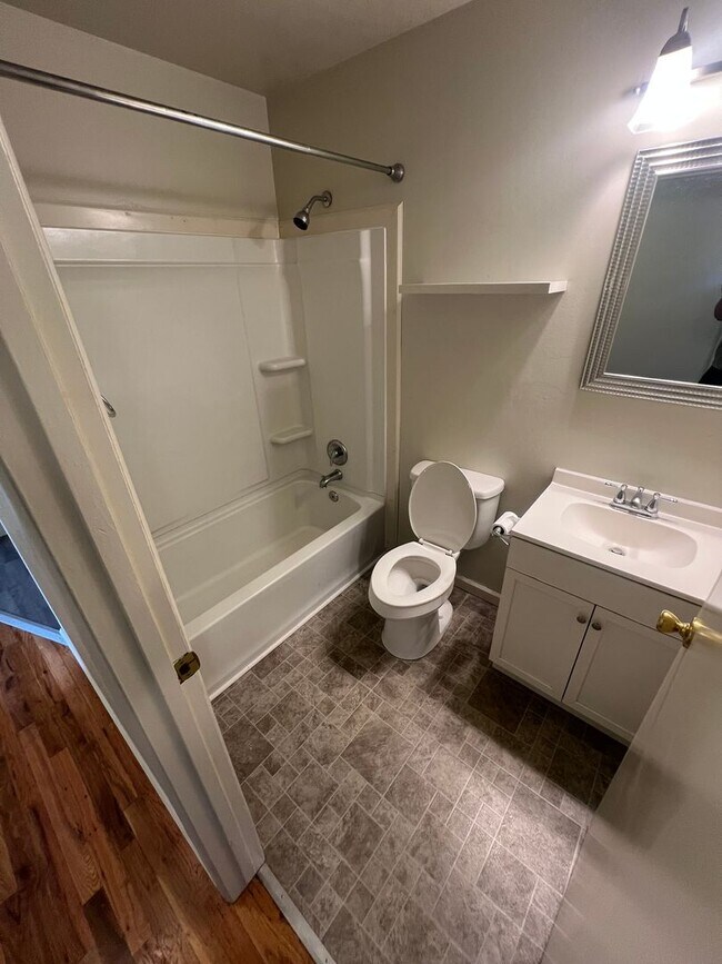 Building Photo - Durham 3 bedroom 2 bath Home, MOVE IN SPEC...