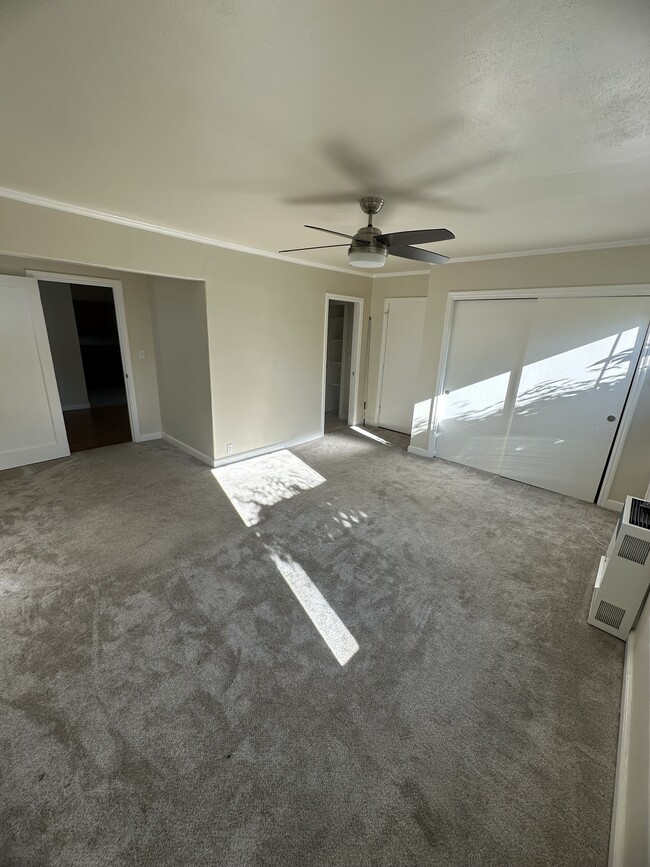Building Photo - 2023 La Salle Dr