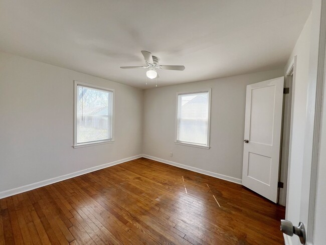 Building Photo - Charming 1-Bed Home in North Kansas City –...