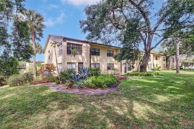 Building Photo - 2400 Winding Creek Blvd