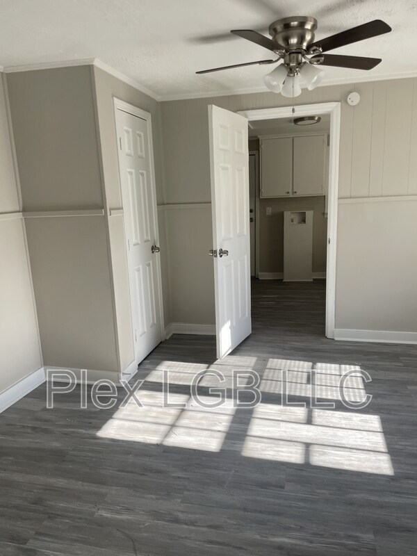Building Photo - 112 Oak Ln