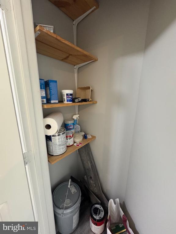 Building Photo - 1716 Lake Shore Crest Dr