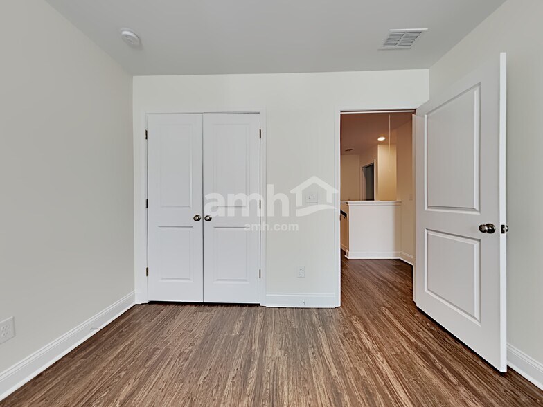 Building Photo - 308 Bering Ln