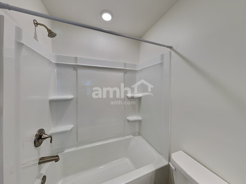 Building Photo - 5215 Smithbriar Dr