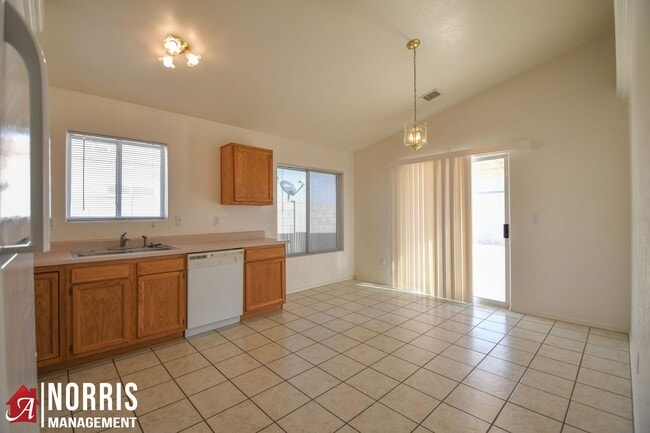 Building Photo - Newly Updated Home in Arizona City