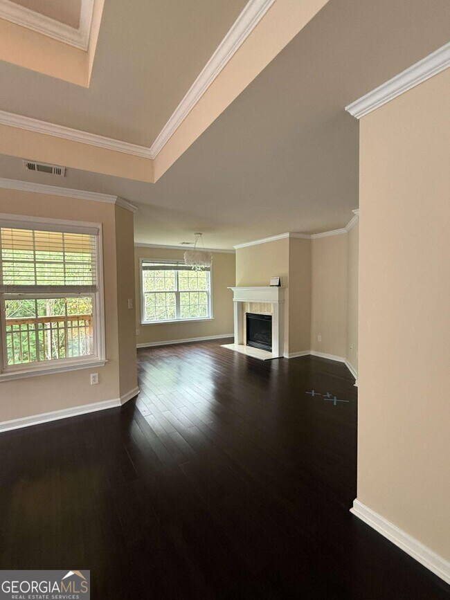 Building Photo - 2501 Royston Dr