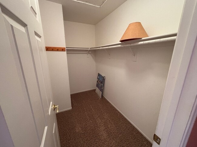 Building Photo - Gorgeous and spacious 5 bedroom FURNISHED home in Canyon Crest for rent!