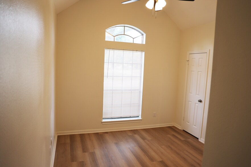 Building Photo - 13778 Sablesprings Ln