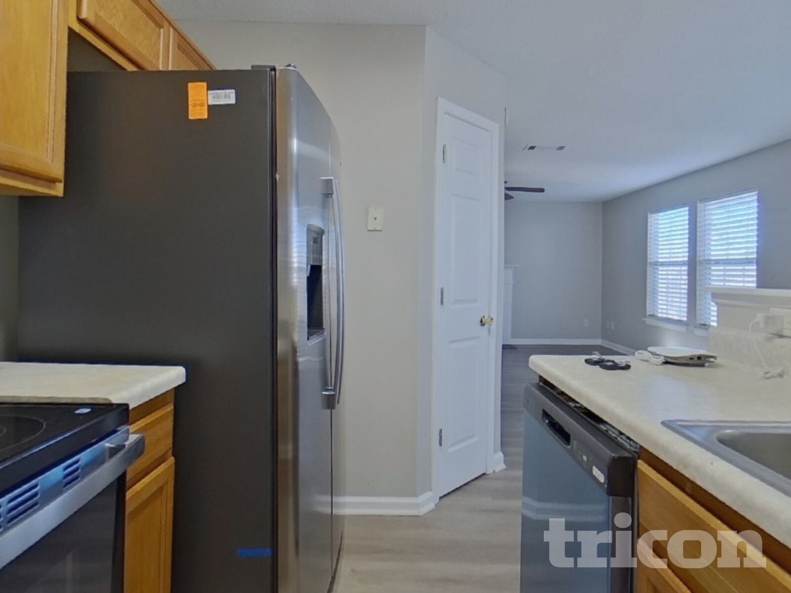 Building Photo - 3740 Longview Dr