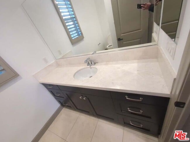 Building Photo - 16243 Cameo Ct