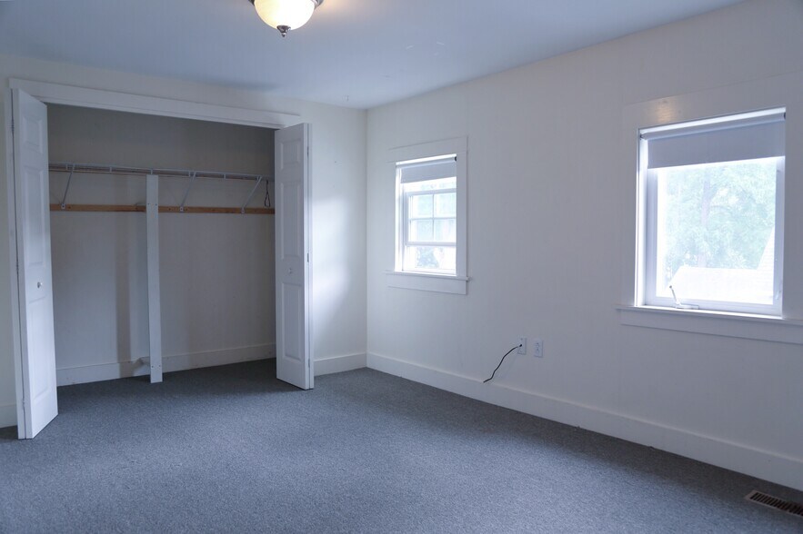 Building Photo - 87 Christian St