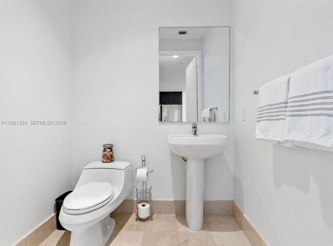 Building Photo - 18101 Collins Ave