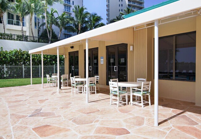 Building Photo - 2800 N Ocean Dr
